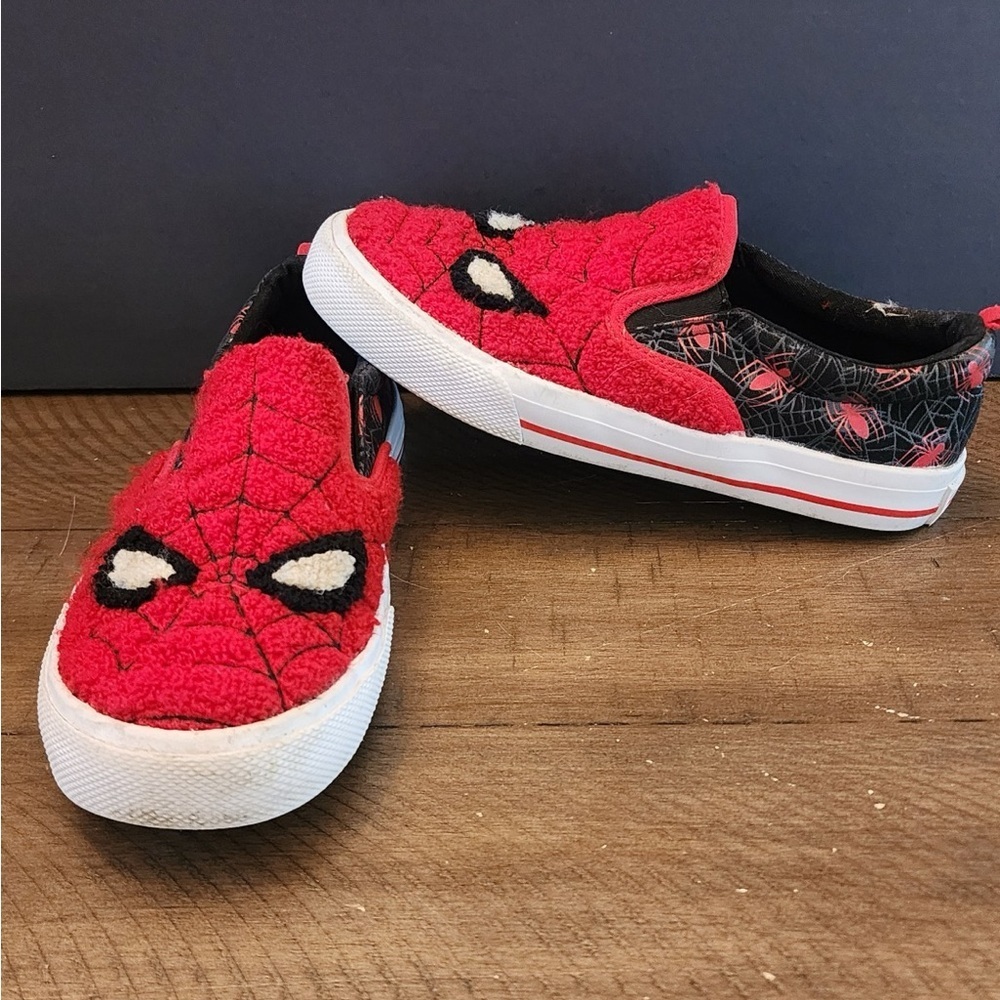 MARVEL Spiderman Black Red Slip On Shoes Youth Size 2y